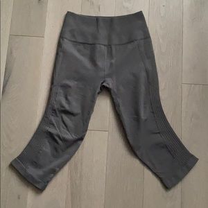 lululemon athletica Pants - FINAL PRICE Lululemon Seamless Compression Crops lululemon athletica Pants - FINAL PRICE Lululemon Seamless Compression Crops